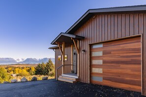 Exterior - Inlet View Home (Homer)