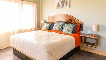 3 bedrooms, premium bedding, blackout curtains, iron/ironing board