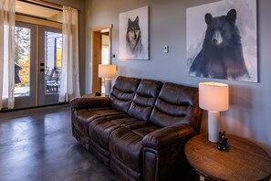 Flat-screen TV - Inlet View Home (Homer)