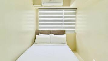 1 sovrum, strykjÀrn/strykbrÀda och sÀngklÀder