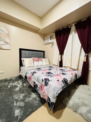 Iron/ironing board, WiFi, bed sheets - Studio Living at Avida Towers Atria (Iloilo City)