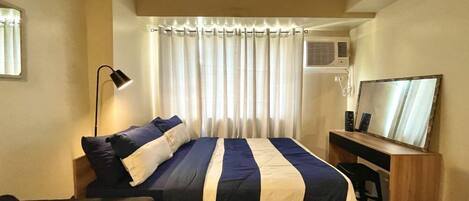 Strykjärn/strykbräda och sängkläder