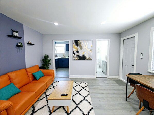 Living area - Private Entry Guest Unit-Arcadia (Arcadia)