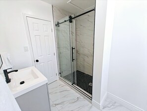 Shower, hair dryer, towels, soap - Private Entry Guest Unit-Arcadia (Arcadia)