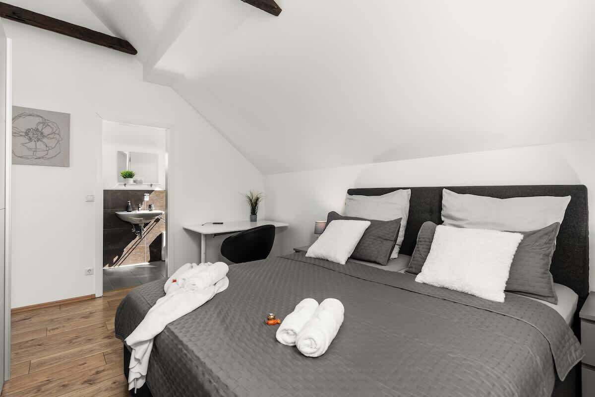 1 Schlafzimmer, Bügeleisen/Bügelbrett, kostenloses WLAN, Bettwäsche