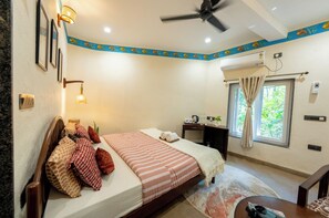 Superior Double Room | Wheelchair access - Jungle Ghar  (Pipariya)