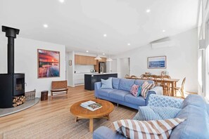 Smart TV, fireplace - Tranquil at Rosedale (Rosedale)