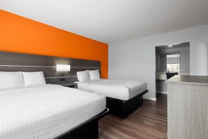 Habitación, 2 camas Queen size, para no fumadores | Cortinas blackout, wifi gratis y ropa de cama 