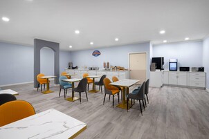 Desayuno continental incluido todos los días 