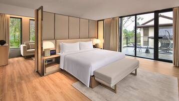 Villa, 1 King Bed, Non Smoking (Second Floor)