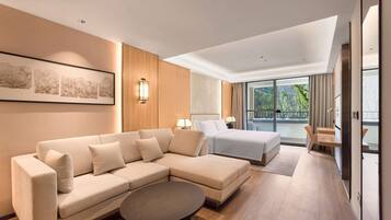 Deluxe Room, 1 King Bed, Non Smoking, Garden View