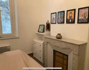 3 slaapkamers, een strijkplank/strijkijzer, beddengoed
