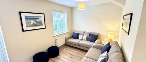 Smart-tv och ett bordtennisbord