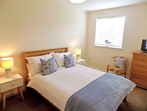 2 chambres, fer et planche à repasser, Wi-Fi gratuit, draps fournis