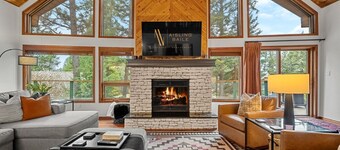 Cabin in the Woods | Private Hot Tub | AC | Quiet