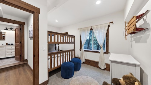 Washoe Way by Avantstay Luxury Tahoe Retreat A+ Location w/ Beach Access