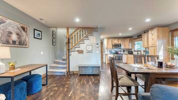 Rumah (4 Bedrooms) | Interior