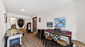 Hús (4 Bedrooms) | Að innan