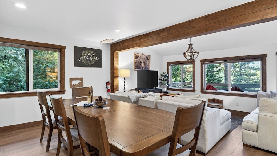 Washoe Way by Avantstay Luxury Tahoe Retreat A+ Location w/ Beach Access