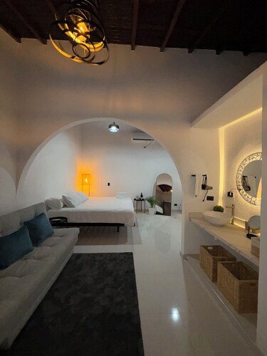 CLANDESTINO HOTEL BOUTIQUE