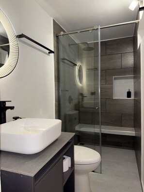Comfort Double Room | Bathroom | Free toiletries, soap, toilet paper - CLANDESTINO HOTEL BOUTIQUE (La Dorada)