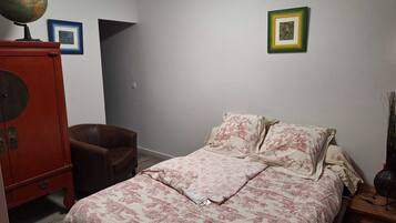 1 habitación, wifi gratis y ropa de cama