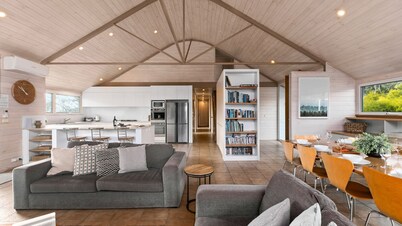 Silvertop Chalet is ideal for large families and groups of friends