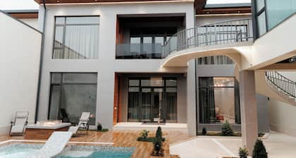 Luxury Villa Corner Garden WiFi, AC, Pool, 4 bedrooms in Bostanlik, Uzbekistan