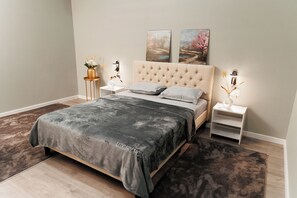 4 chambres, fer et planche à repasser, Wi-Fi, draps fournis