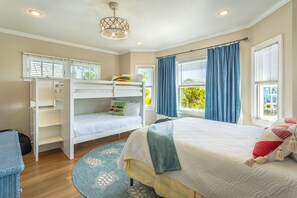 4 室のベッドルーム、アイロン / アイロン台、WiFi、ベッドシーツ