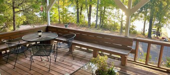 Waterfront  - Enjoy The Sunset Lodge Lake  House with kayaks, dock, swimming