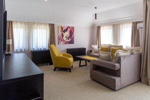 Standard Double Room, Garden View | Living area | Printers - Swiss Holiday (Budva)