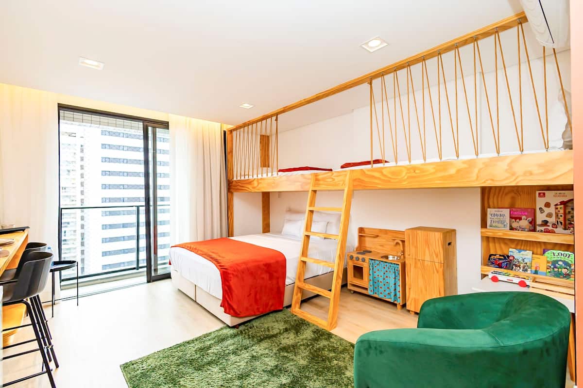 Estudio familiar, varias camas, no fumadores, Sin servicio de limpieza | Espacio para trabajar con un portátil, wifi gratis, ropa de cama