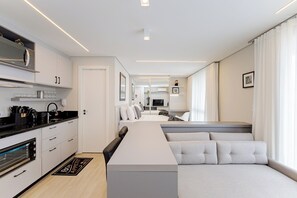 Laptop workspace, free WiFi, bed sheets - All Batel - Suyts (Curitiba)