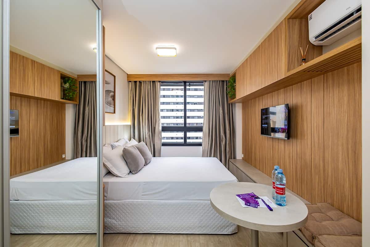 Studio | Laptop workspace, WiFi (free), bed sheets