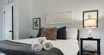 Downtown EVV Studio / Chandler C