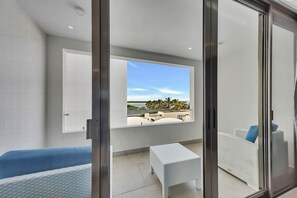 Interior - Beachfront Bliss - Spacious 4-Bed with Ocean View (Cancún)