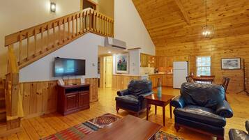 電視、壁爐、DVD 播放機、乒乓球設施