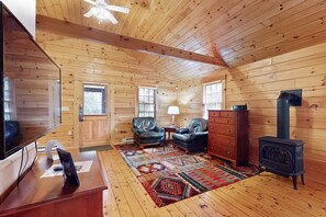 Interior - Quaint studio cabin near hiking trails with gym & pool table - dog-friendly (Northport)