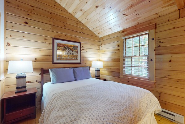 2 bedrooms, iron/ironing board, Internet, bed sheets