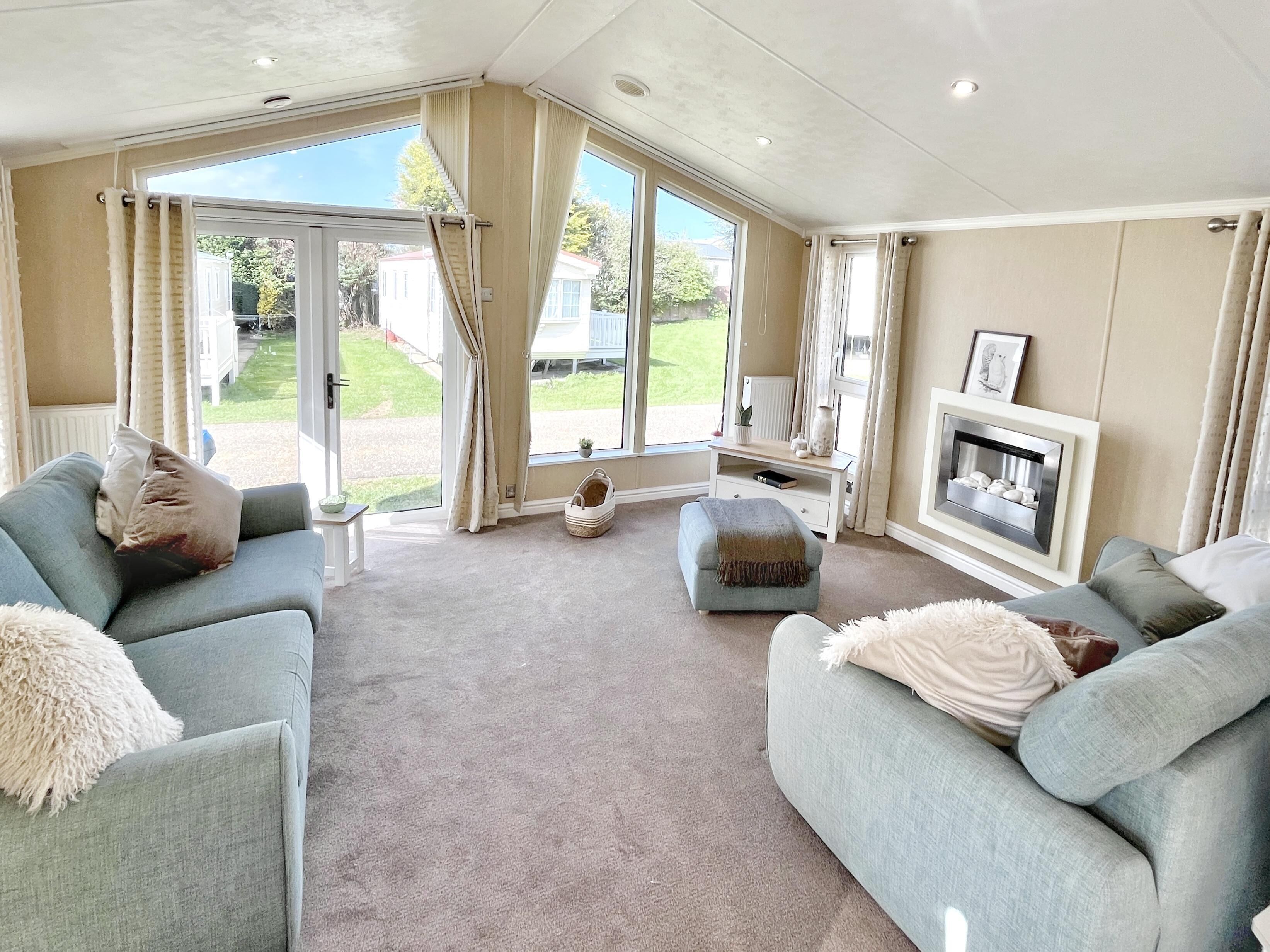 Stunning 8 Berth Lodge At Manor Park, Near Hunstanton Beach Ref 23011b - Norfolk