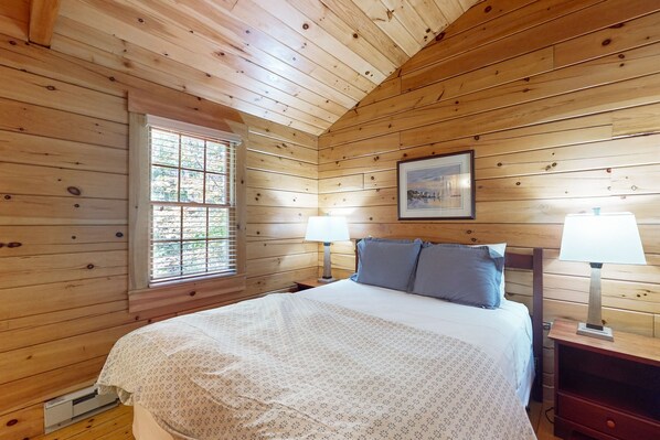 2 bedrooms, iron/ironing board, Internet, bed sheets