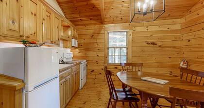 Comfortable two bedroom cabin with firepit, kitchen, hiking trail within walking