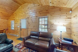 テレビ、暖炉、DVD プレーヤー、卓球台