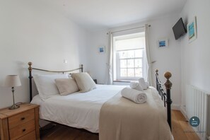 2 chambres, fer et planche à repasser, Wi-Fi, draps fournis