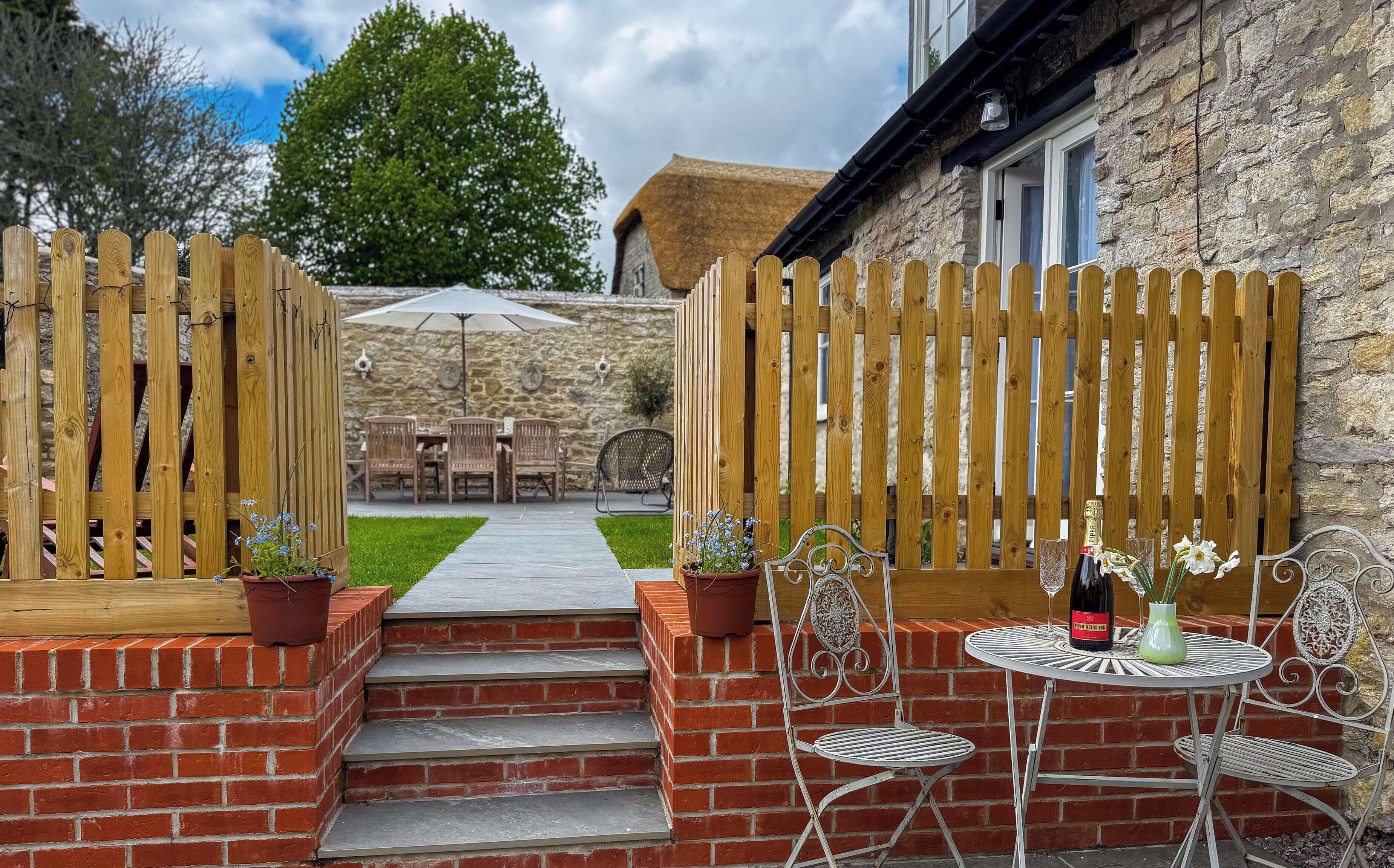 屋外ダイニングエリア