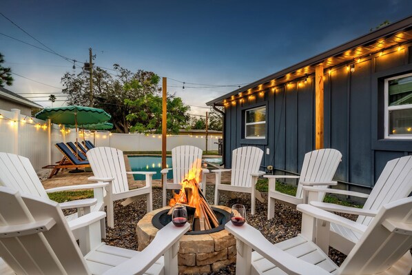 Property grounds - Heated Pool • Fire Pit • BBQ • Mini Golf + Bowling (Clearwater)