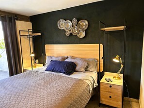 Design Room, Balcony