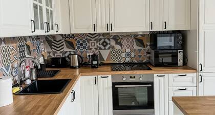 Luxury Paris Style 3 bedrooms apartment, Sleeps 9