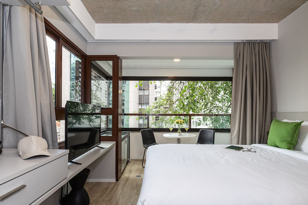 1 bedroom, blackout curtains, free WiFi, bed sheets